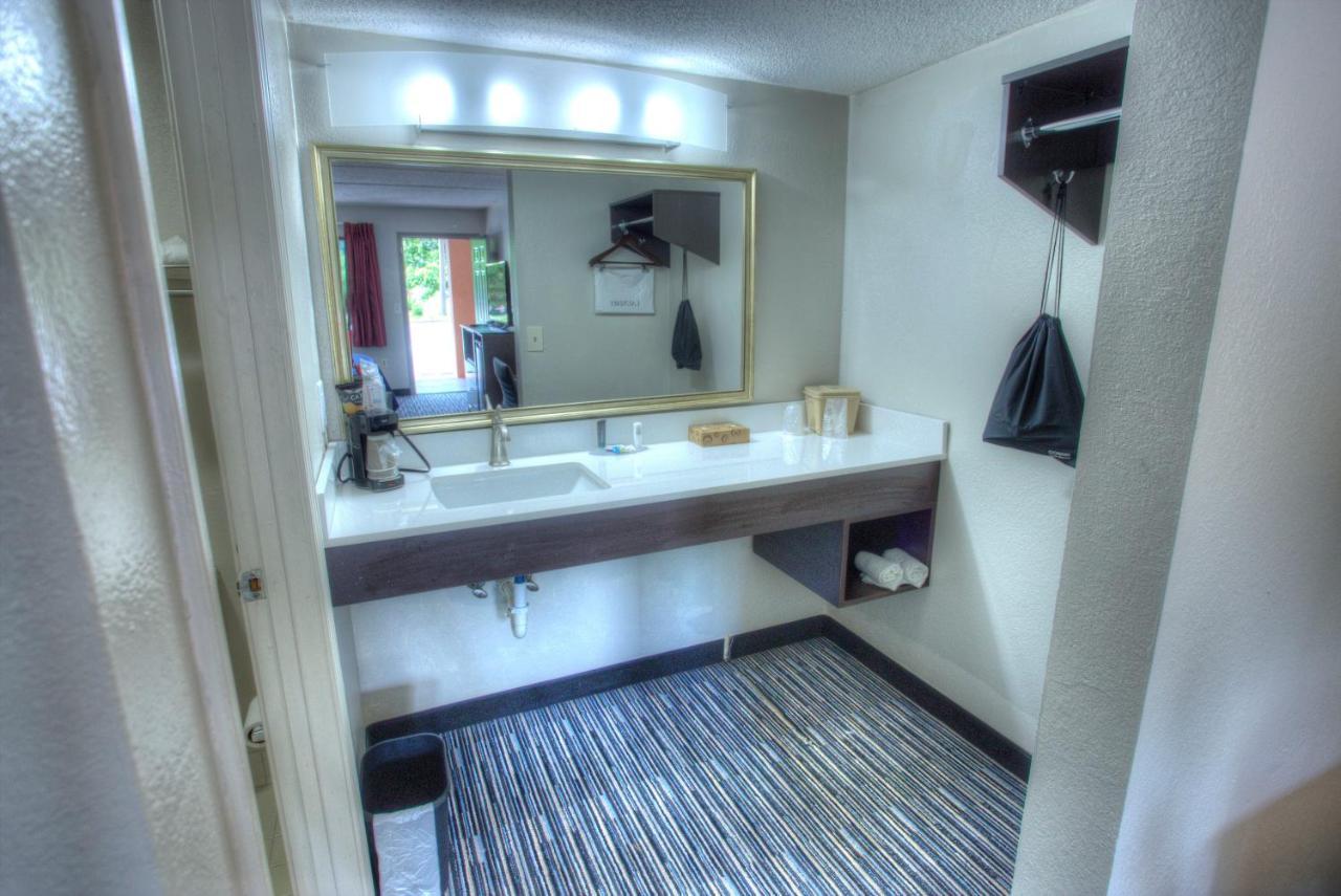 Budgetel Inn And Suites Plus Helen Ngoại thất bức ảnh