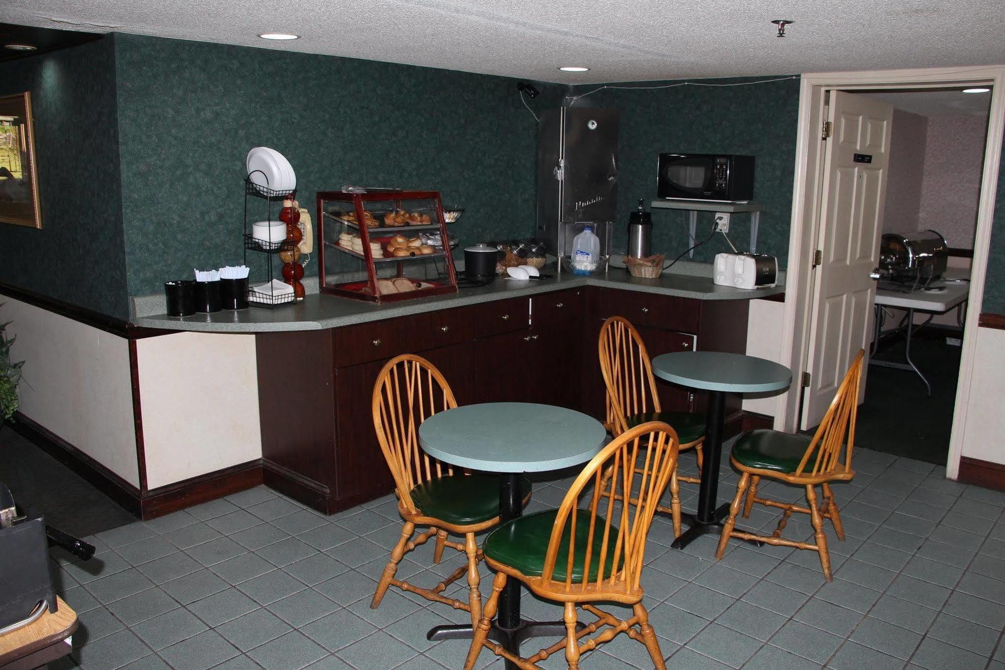 Budgetel Inn And Suites Plus Helen Ngoại thất bức ảnh